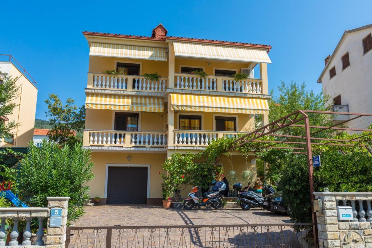 Apartman Laura Selce Buitenkant foto