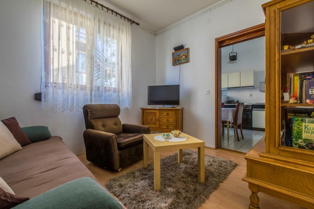 Apartman Laura Selce Buitenkant foto