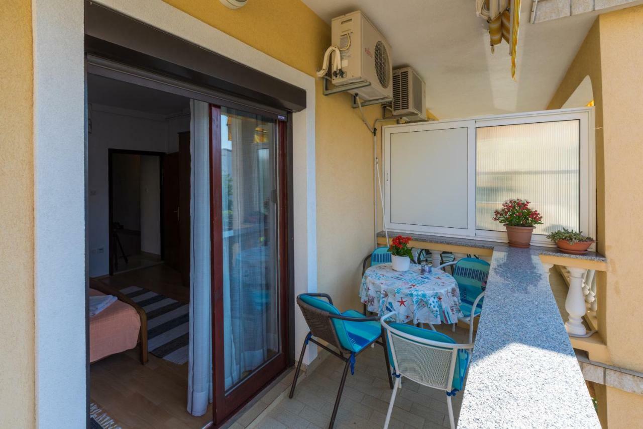 Apartman Laura Selce Buitenkant foto